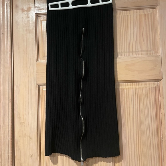 Zoya midi Skirt with functioning zipper in front - Picture 1 of 4